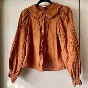 Universal Thread Rust Floral Embossed Peter Pan Collar Blouse Size M Fits Small